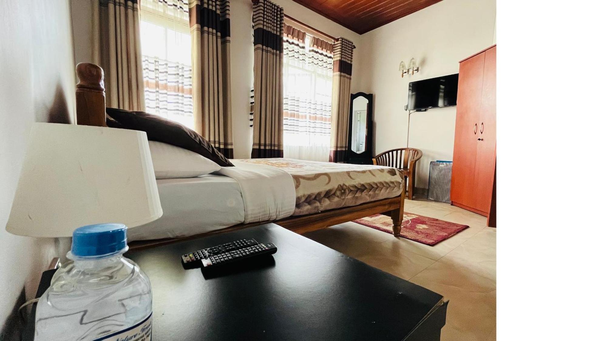 Thuring'S Holiday Bungalow Νουβάρα Ελίγια Εξωτερικό φωτογραφία