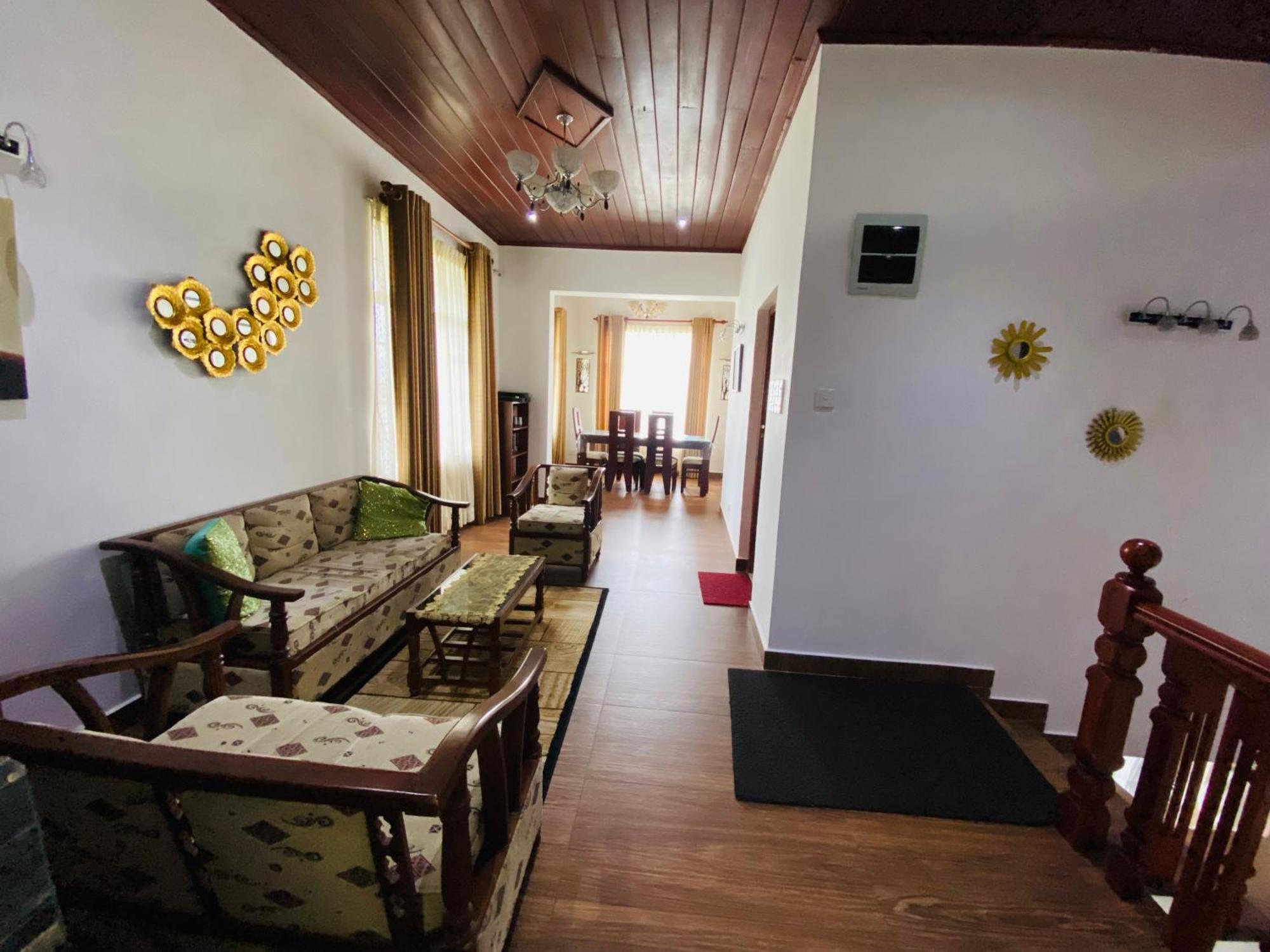 Thuring'S Holiday Bungalow Νουβάρα Ελίγια Εξωτερικό φωτογραφία