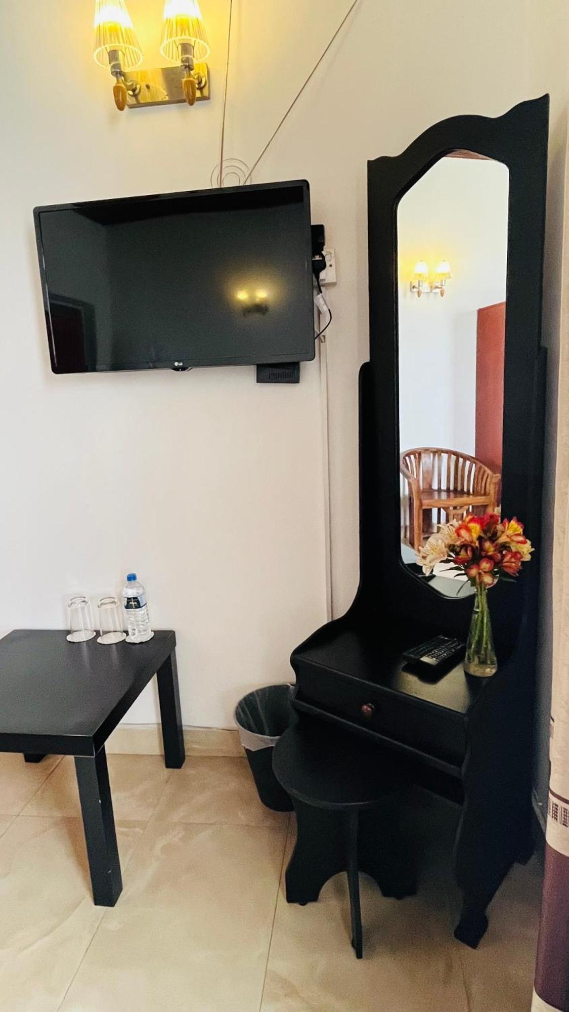 Thuring'S Holiday Bungalow Νουβάρα Ελίγια Εξωτερικό φωτογραφία