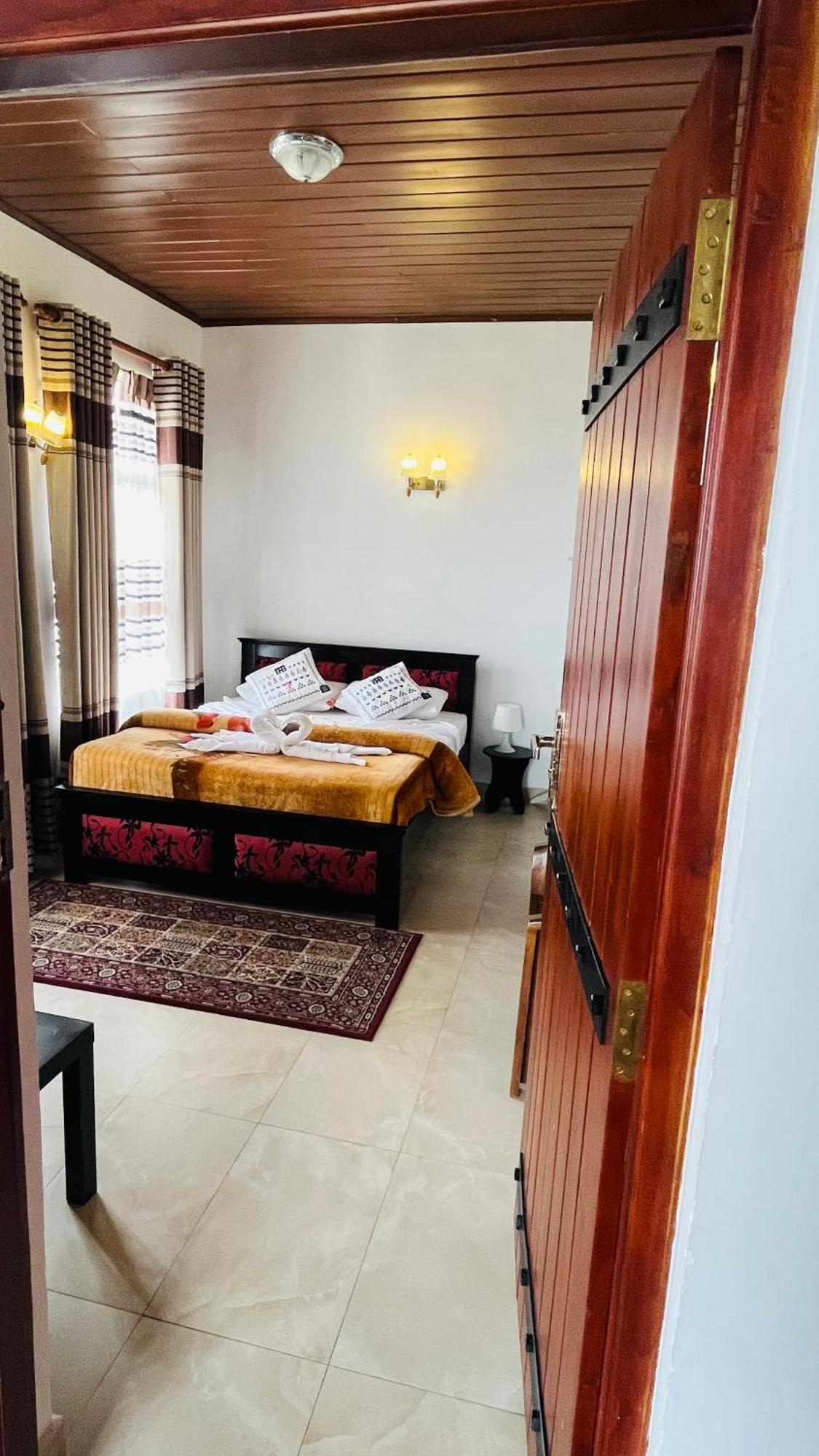 Thuring'S Holiday Bungalow Νουβάρα Ελίγια Εξωτερικό φωτογραφία