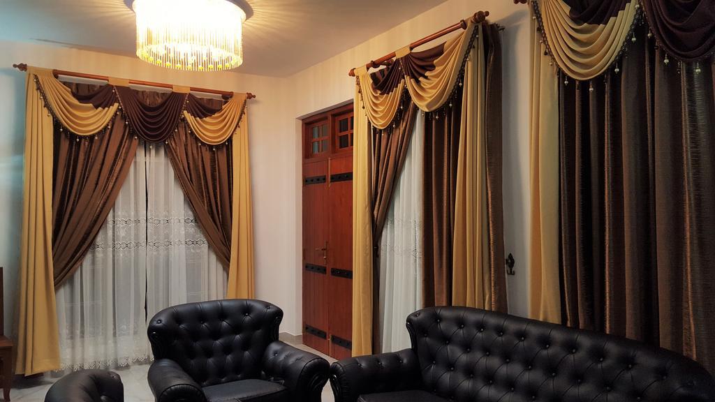 Thuring'S Holiday Bungalow Νουβάρα Ελίγια Εξωτερικό φωτογραφία